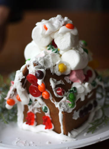 henris-gingerbread-house